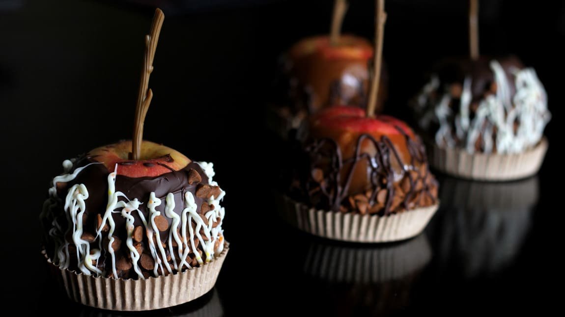 Caramel & Chocolate Apples