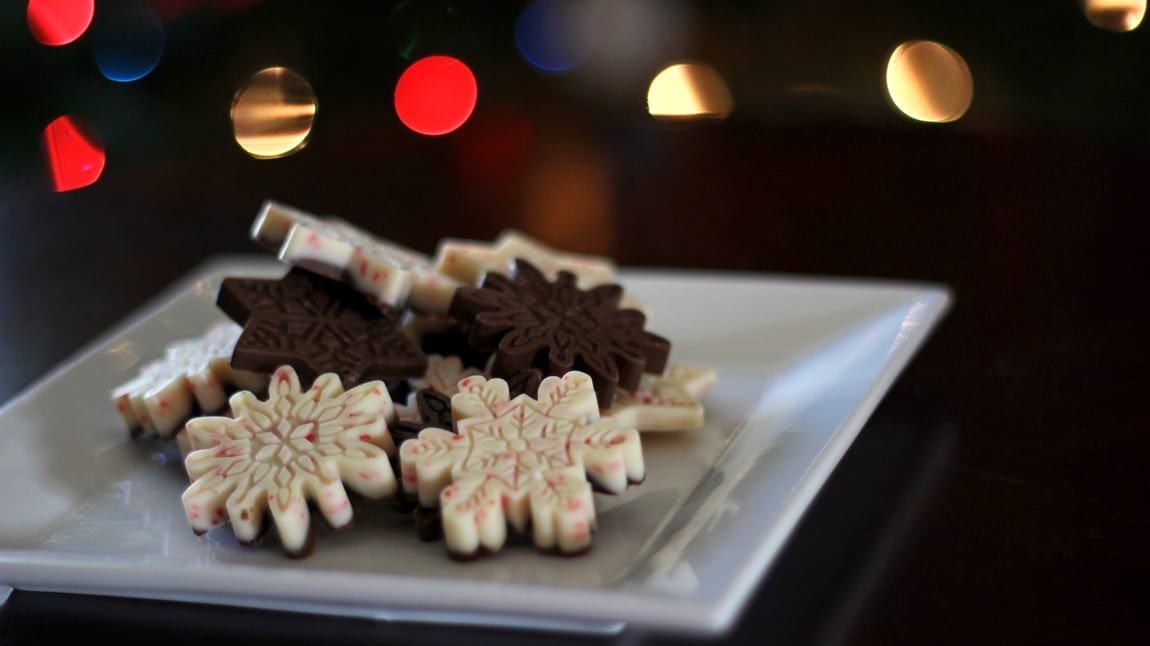 Salted Caramel & Peppermint Hot Cocoa Snowflakes